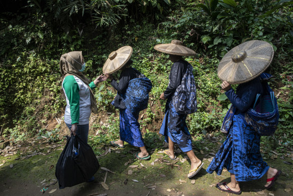 Villagers in Baduy.