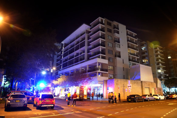 More than 90 units in a Mascot apartment building have been evacuated.