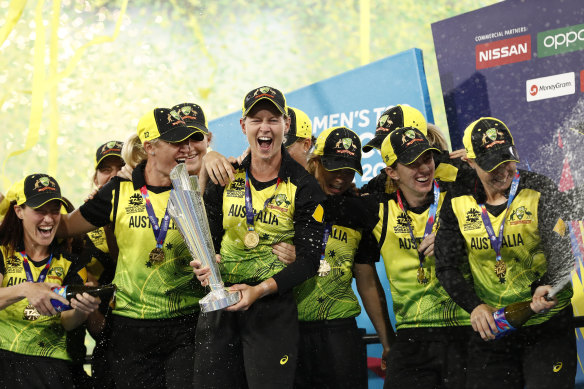 Meg Lanning celebrates with teammates after winning the ICC Women's T20 World Cup. 