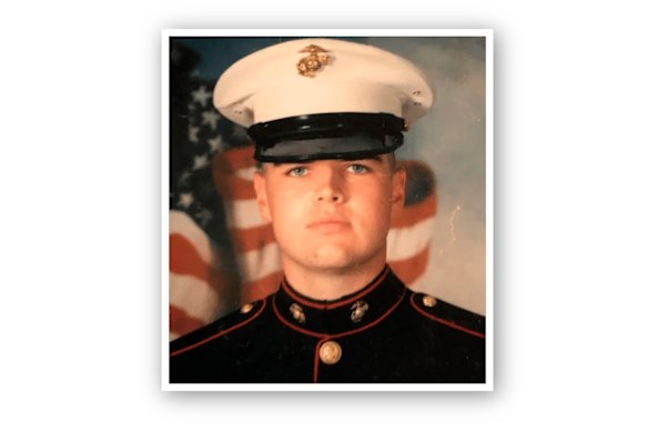 JD Vance’s official US Marine portrait. He enlisted in 2003. 