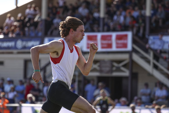 Sprinter Duncan Cameron charges home in a men’s Stawell Gift heat on Saturday.