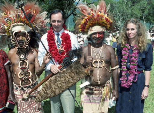 Prime Minister Paul Keating and his wife Annita Keating, Kokoda, Papua New Guinea, 26 April, 1992.