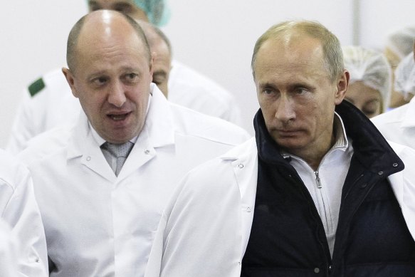 Yevgeny Prigozhin (left) with Russian President Vladimir Putin.