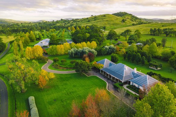 The historic Segenhoe Stud is set on 567 hectares and traversed by the Hunter River.