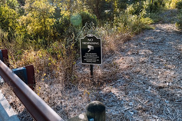 West Lake Hills is an upscale enclave of about 3400 residents. 