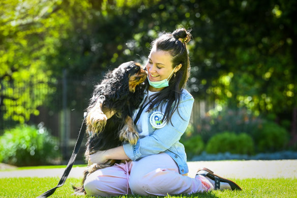 Chelsie Spence from Canine Comprehension with therapy dog, Joosh.