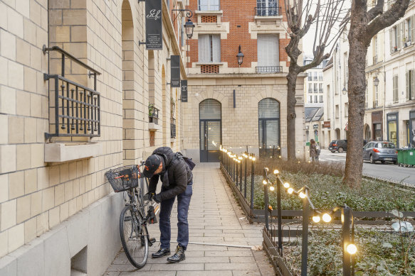 The city converted La Caserne des Minimes, a police barracks built during the French Revolution, into 70 public housing units.