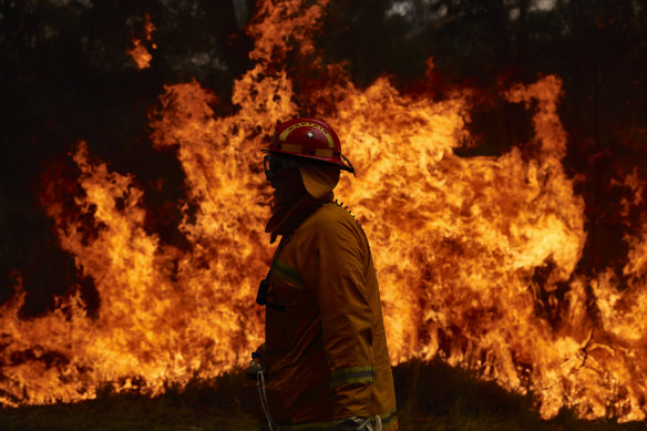 Australia faces the prospect of more devastating climate-fuelled bushfires if global warming is not reined in.