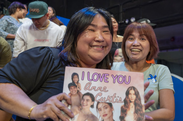 Anne Curtis fans in the It’s Showtime audience.