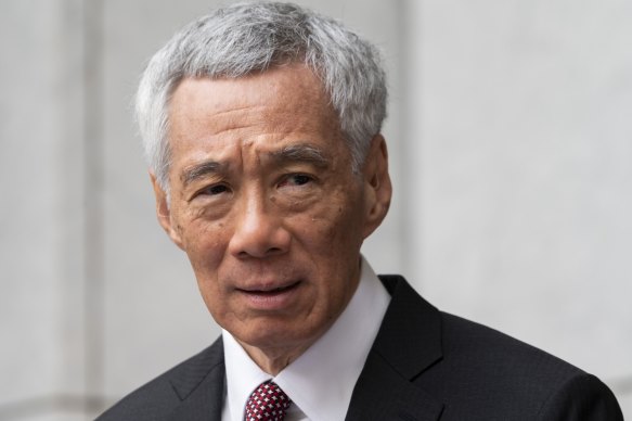 Singaporean Prime Minister Lee Hsien Loong admitted he should have acted soo<em></em>ner against two MPs who refused to end their affair.