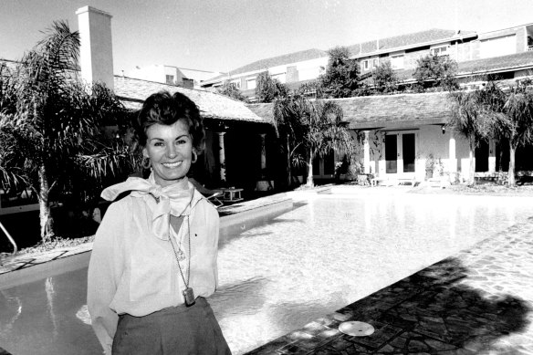 Auctioneer Dorothy Rosewell sold the Rose Bay property for John Singleton in 1979 for $840,000.