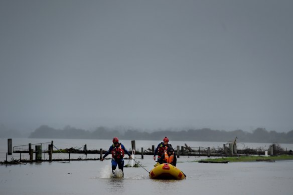 The SES could partially merge with the NSW RFS under a bold new emergency management plan proposed in the flood inquiry.