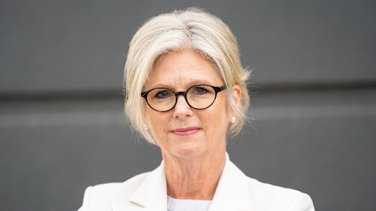 Independent MP for Indi Helen Haines is pushing for the new federal anti-corruption commission to have broad investigative powers.