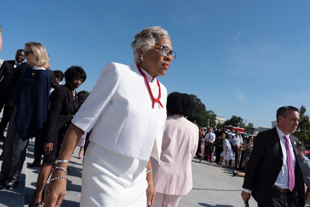 Joyce Beatty told the president she knew he was incompetent.