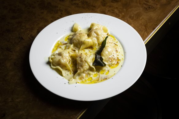 Ravioli di gamberi at Pellegrino 2000.