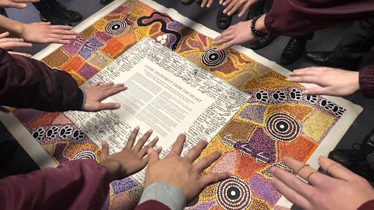 Campbelltown school children with the Uluru Statement, 2018.