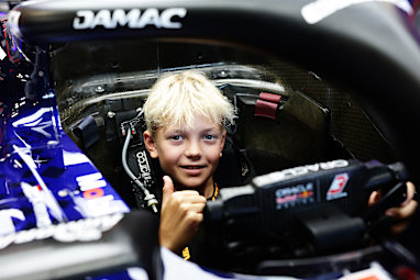 Robin Raikkonen sits in the (3) Oracle Red Bull Racing.