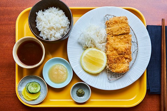 Moon Mart’s tonkatsu rice set.