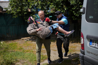 In Bakhmut, eastern Ukraine, volunteers have been racing to evacuate as many civilians as possible, particularly the elderly and those with mobility issues, as Russian forces make advances in the region. 