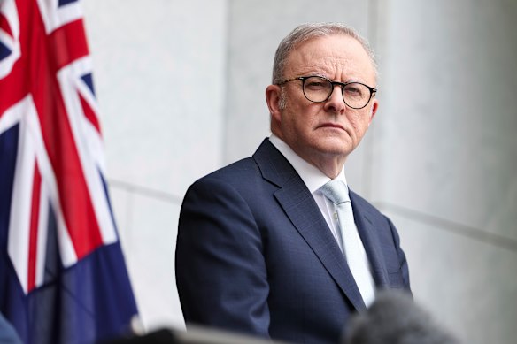 Perdana Menteri Anthony Albanese pada konferensi pers di Gedung Parlemen di Canberra pada hari Selasa
