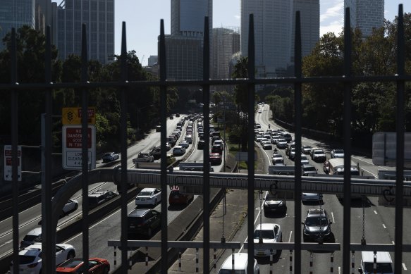 Motorists are only charged for southbound trips on the Sydney Harbour Bridge. A review released on Monday recommends motorists be charged in each direction.