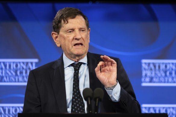 Former High Court chief justice Robert French delivers an address to the National Press Club.