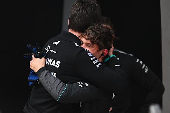 Toto Wolff embraces Kimi Antonelli
