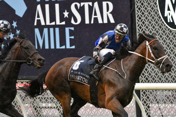 Hugh Bowman lets out a victory scream as Mugatoo takes out the All Star Mile. 