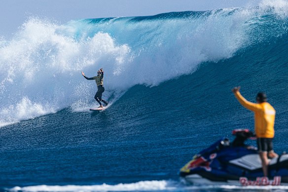 Picklum begins her celebrations in the middle of Cloudbreak.
 