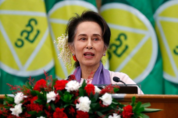 Suu Kyi pronuncia un discurso en 2020, un año antes del golpe militar. 