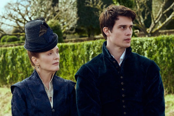 Julianne Moore and Nicholas Galitzine in Mary & George.