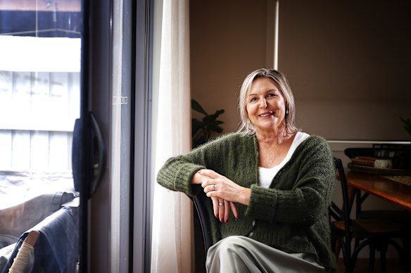 Janine Duncan, de 52 años, dejó de beber alcohol hace más de dos años después de descubrir que empeoraba sus síntomas menopáusicos.