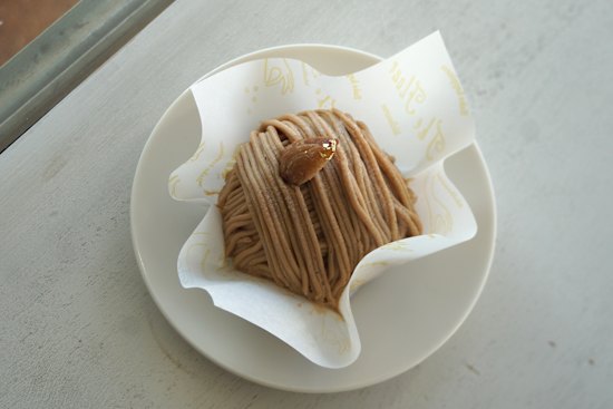 The Mont Blanc pastry with chestnut “noodles”, cream and candied chestnuts