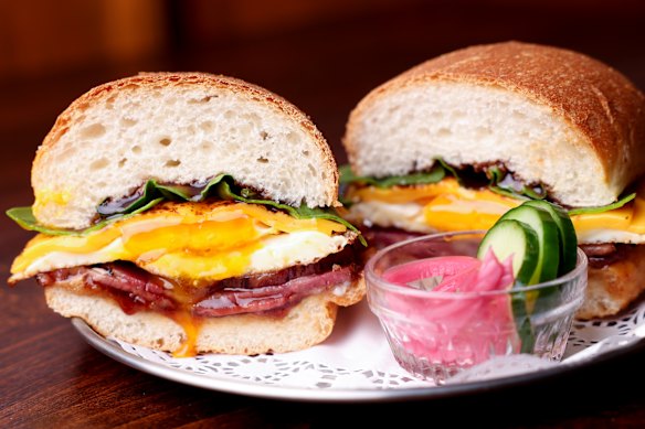 Hamon bulakenya brekkie roll.