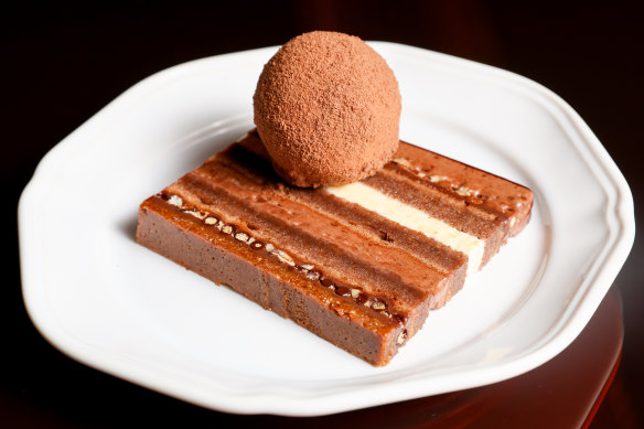 Milo layer cake with Milo ice-cream.