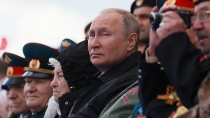 Black gold helps Putin dodge worst of economic pain
