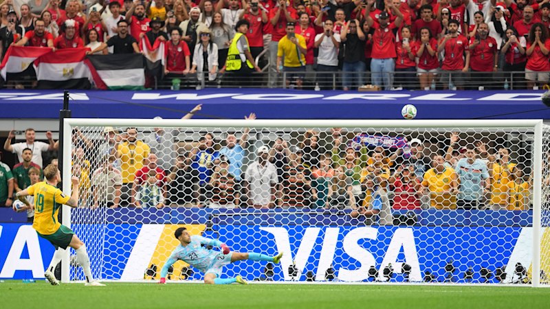 Popovic defends Patrick Beach substitution as Socceroos knocked out of World Cup