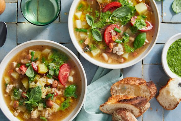 RecipeTin Eats’ soupe de volaille Provencale.