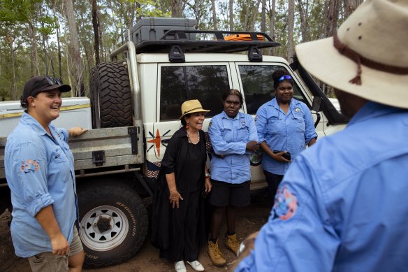  Linda Burney with Anindilyakwa Land & Sea Rangers on Groote Eylandt