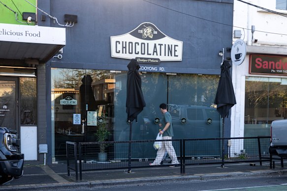 Choclatine has lost its kosher status.