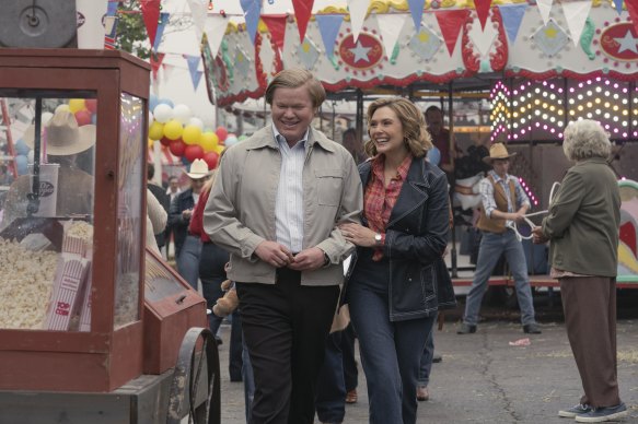 Jesse Plemons and Elizabeth Olsen plumb marital discord in <i>Love & Death.