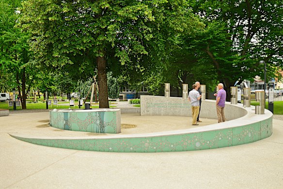 Turn right for beer: the Green Gold Fountain, Zalec.
