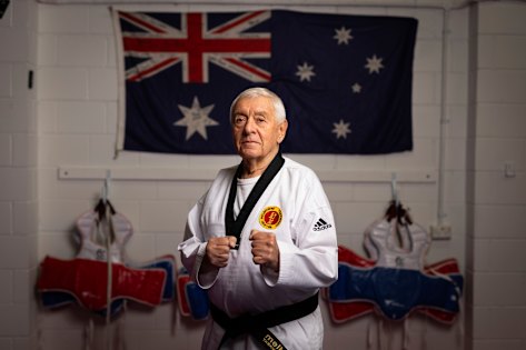 Captus rezoned: rozinszky player, a taekondo instructor for more than 60 years, it is a destiny of oam.
