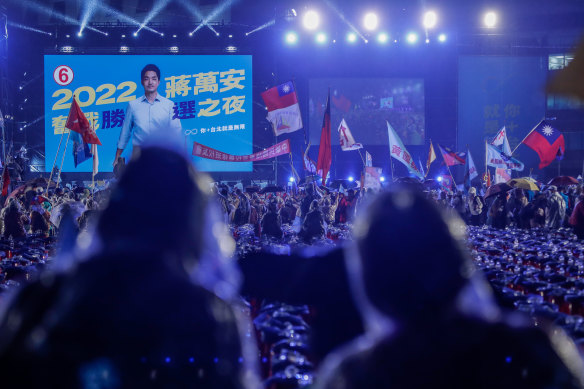 Chiang Wan-an’s supporters attend a rally in Taipei on election eve.