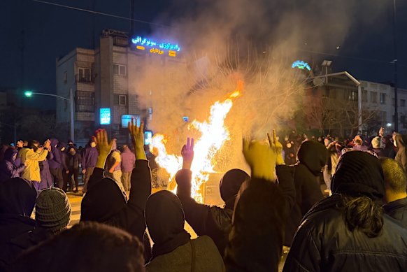 イランはいかにして致命的な武力で民間人の反乱を鎮圧したか