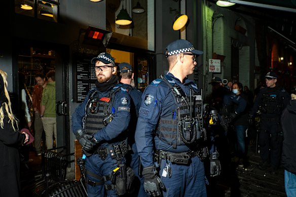The police in miznon after a group ordered the restaurant.
