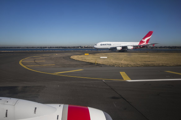 Fully vaccinated international travellers arriving in Melbourne from quarantine-free Sydney will be able to enter Melbourne before regional travel is permitted within the state.