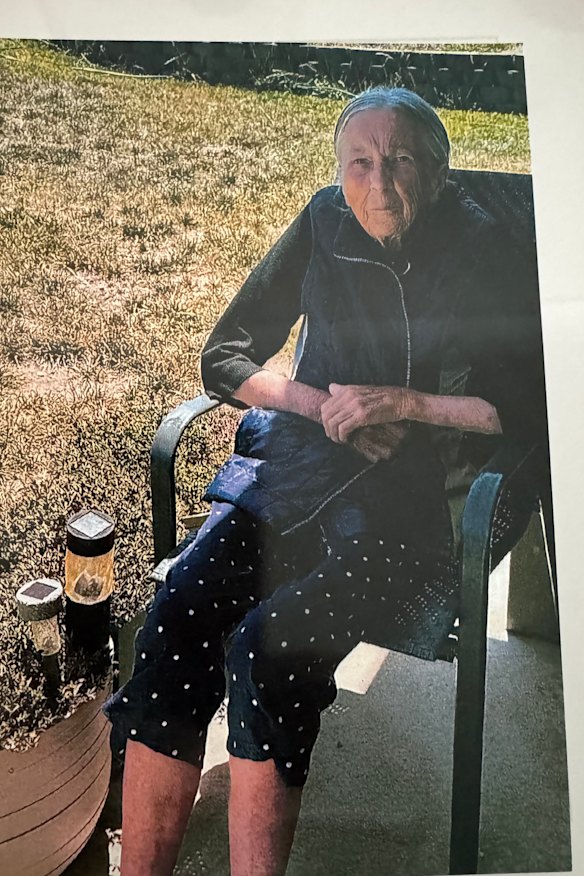 Margaret Greaves firmó un libre albedrío con el gobierno de Nueva Gales del Sur. Le costará a su hijo casi 60.000 dólares.