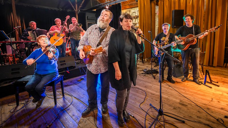 Convicts, gold and scandal: the musical digging up our secret past