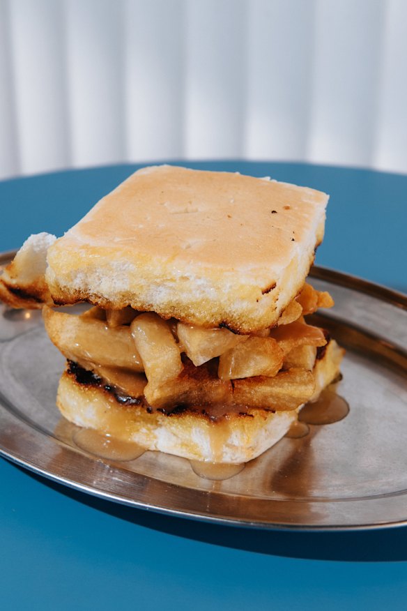 Hot chip butty with gravy. 